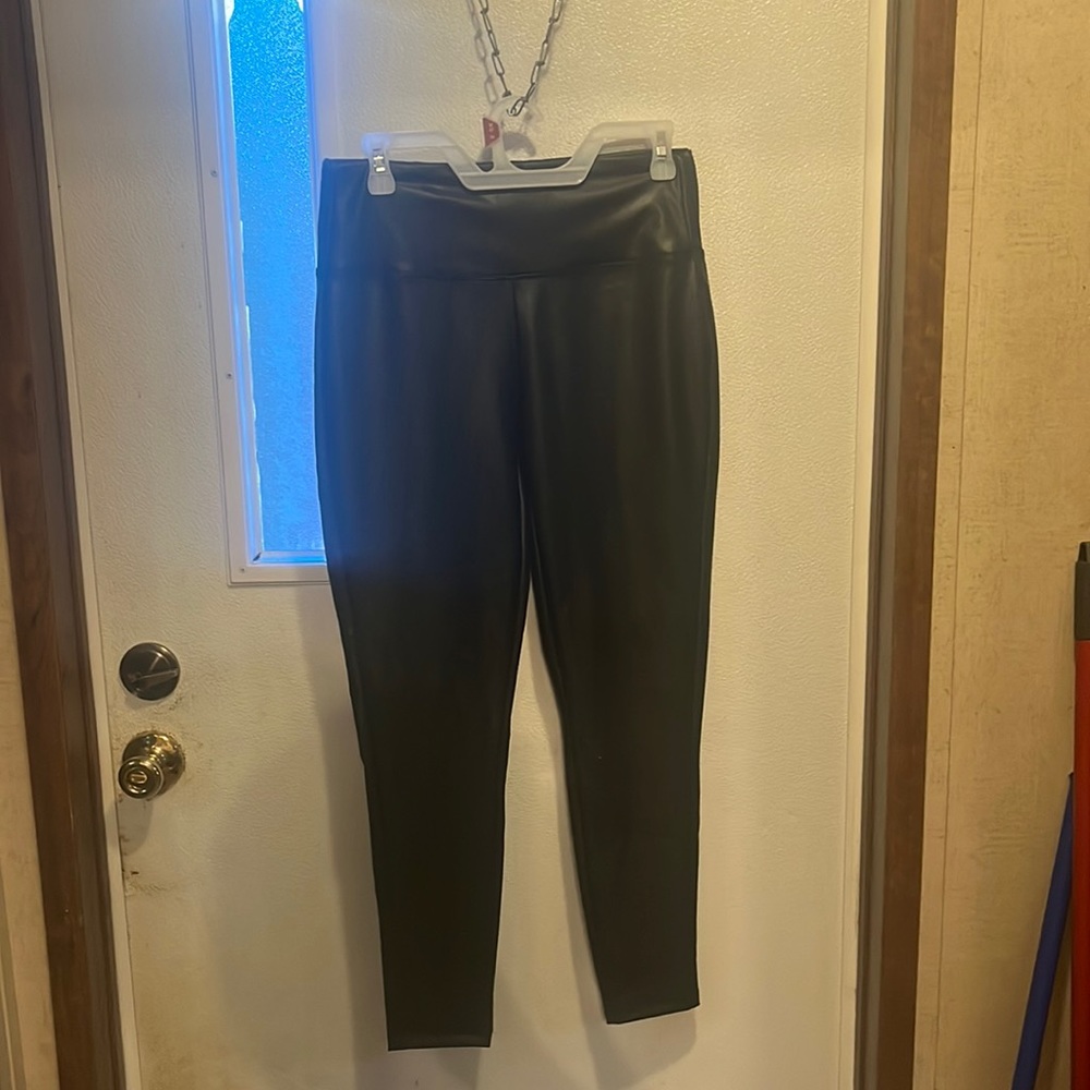 Large never worn leggings